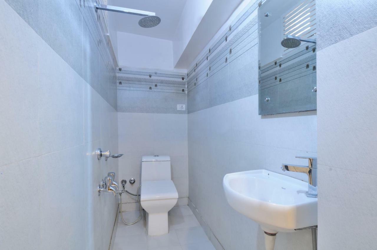 Hotel Lahorimal Deluxe Nuova Delhi Esterno foto