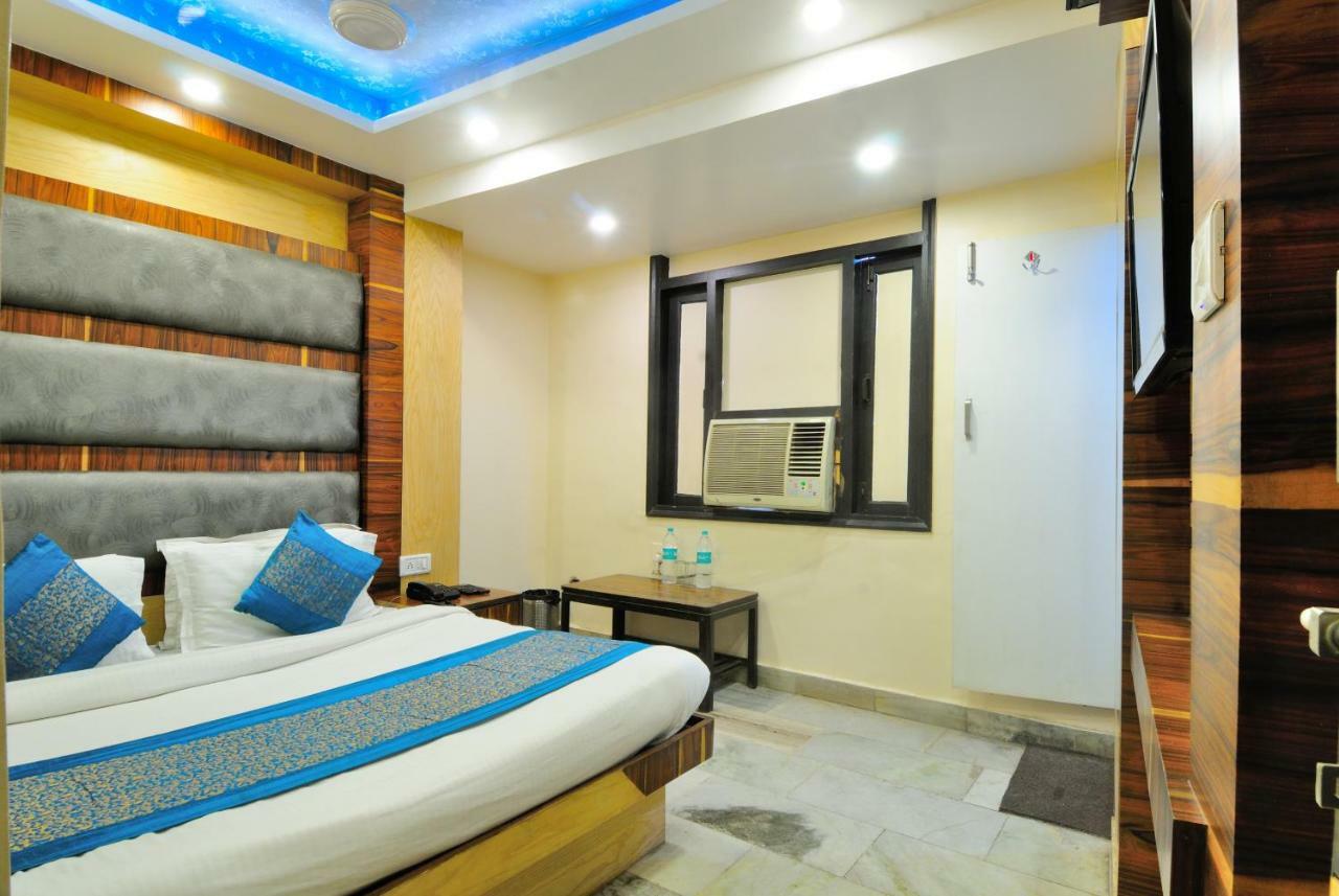 Hotel Lahorimal Deluxe Nuova Delhi Esterno foto