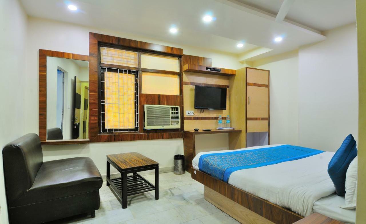 Hotel Lahorimal Deluxe Nuova Delhi Esterno foto