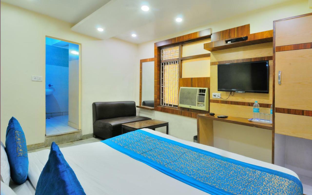 Hotel Lahorimal Deluxe Nuova Delhi Esterno foto
