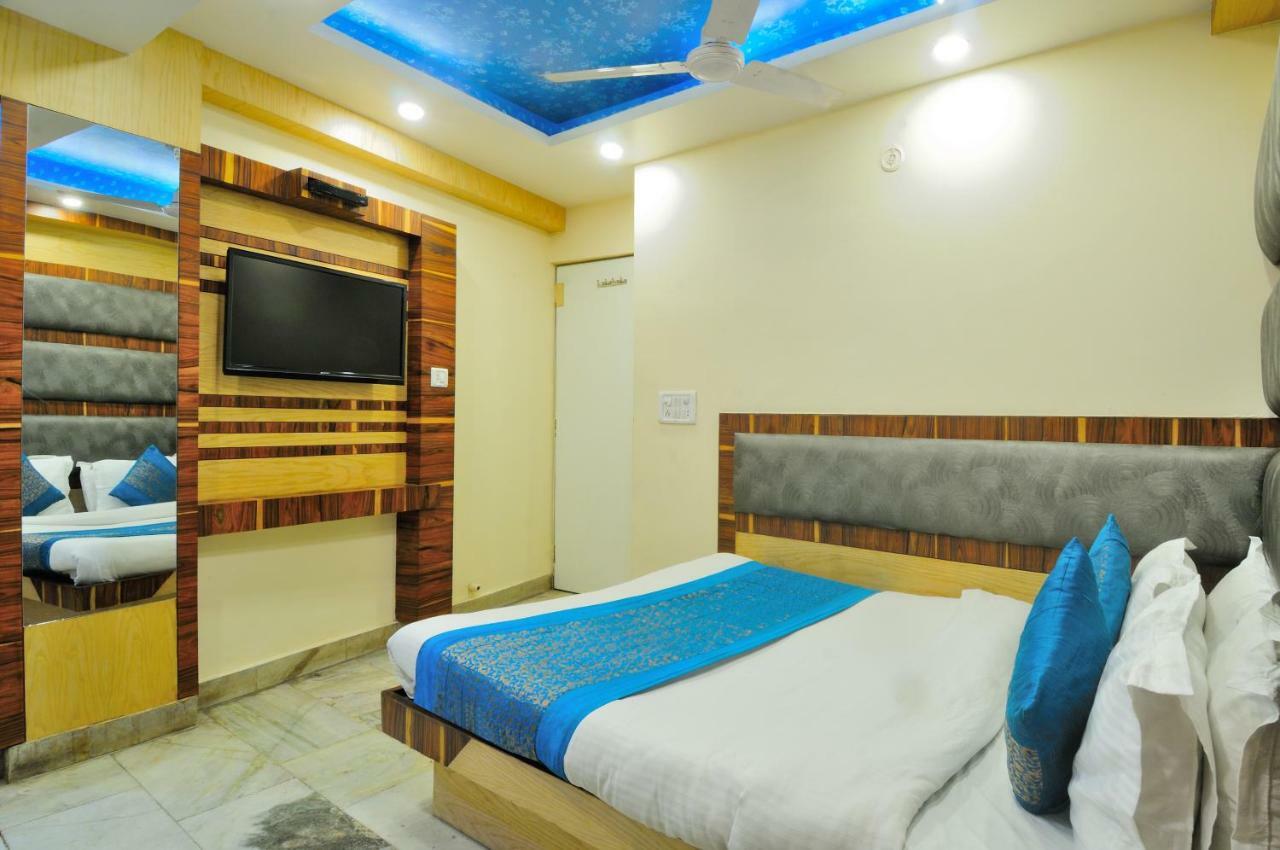 Hotel Lahorimal Deluxe Nuova Delhi Esterno foto